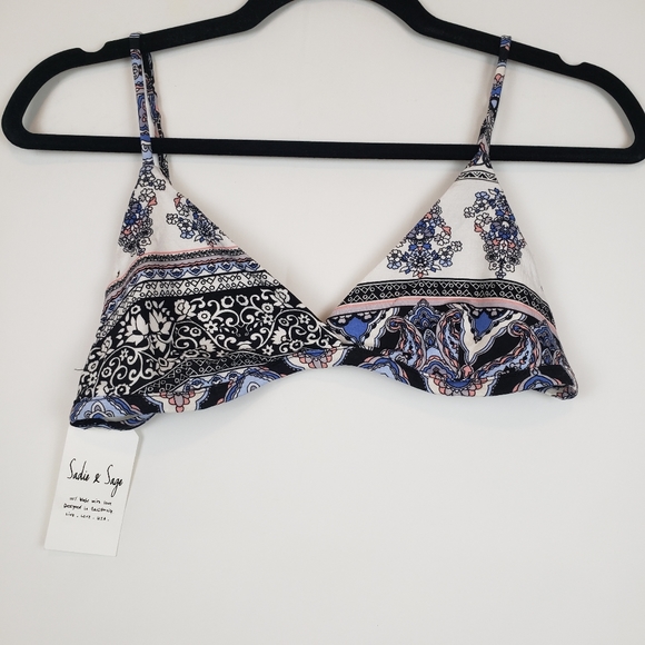 Sadie & Sage Other - Sadie sage Women's Bralette Paisley Print triangle